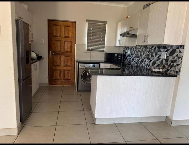 4 BEDROOM CLUSTER FOR SALE IN ROSEACRE